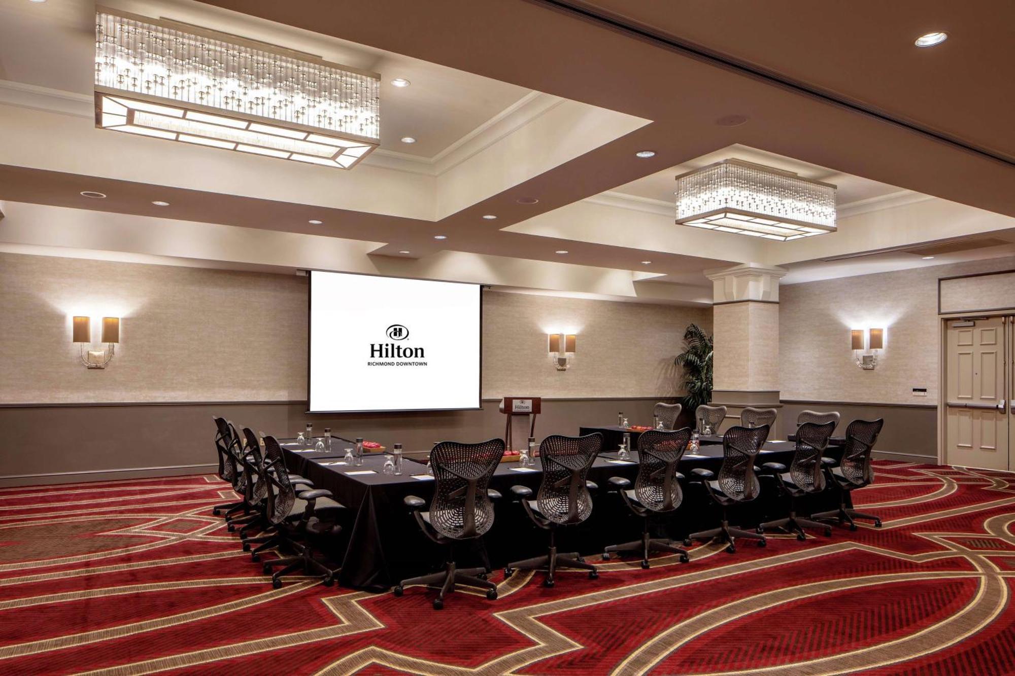 Hilton Downtown Hotel 4*