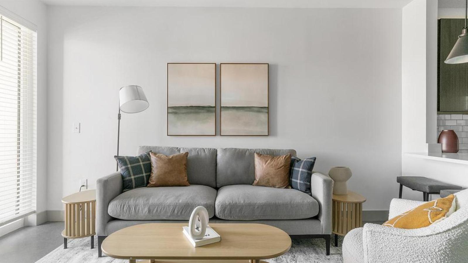 Apartment Landing Modern With Amazing Amenities