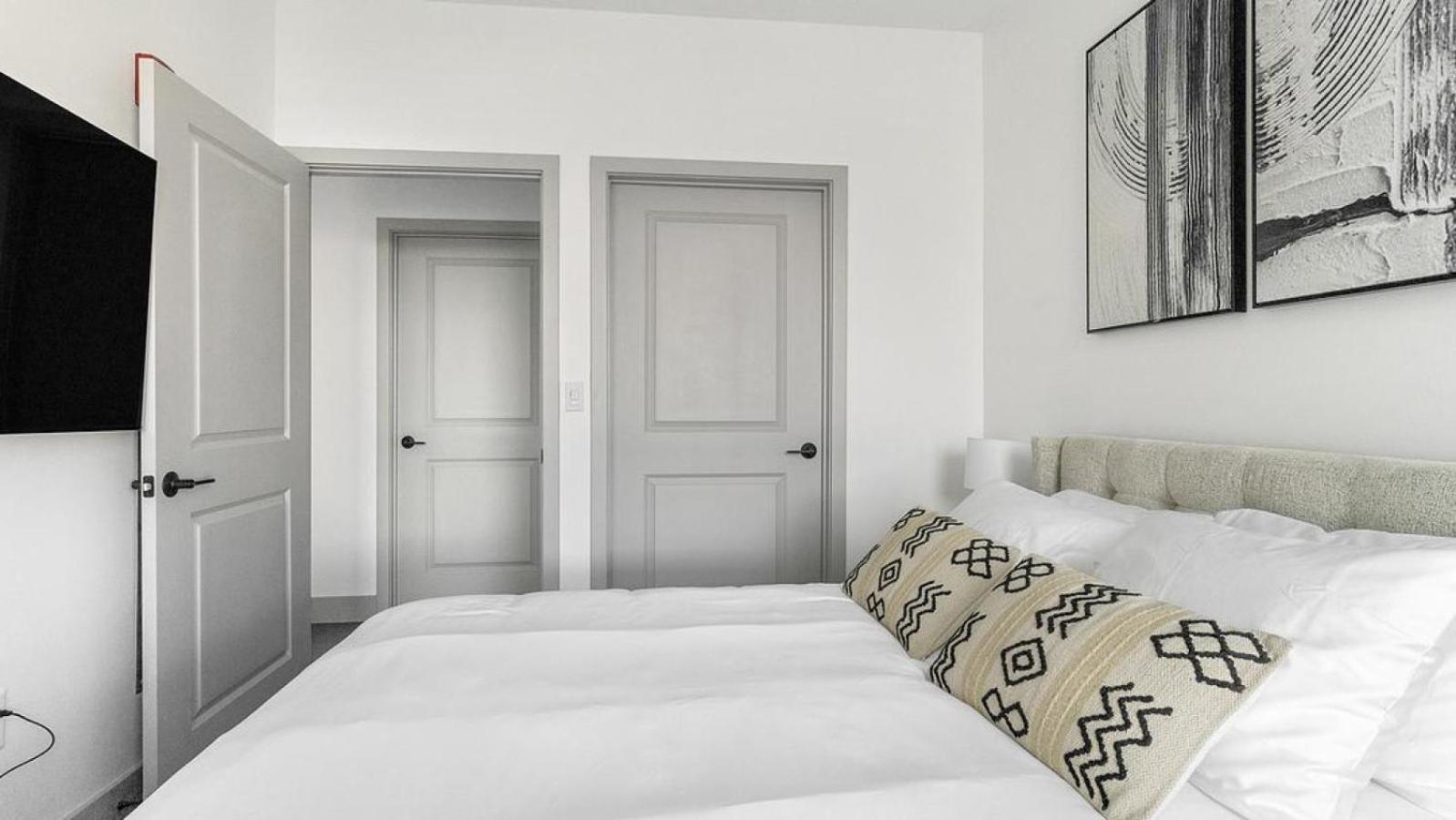 Landing Modern With Amazing Amenities Richmond