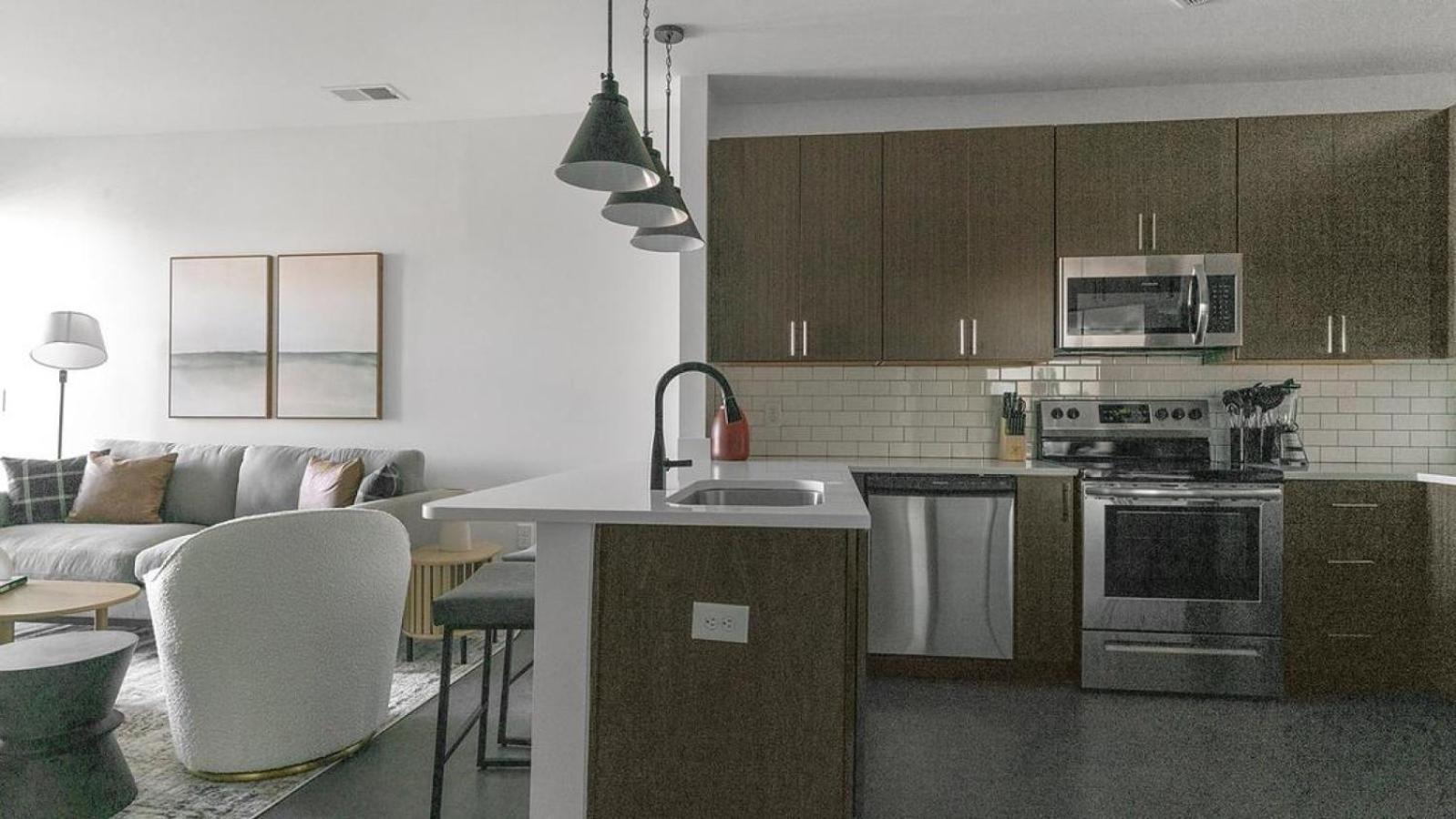 Landing Modern With Amazing Amenities Apartment *