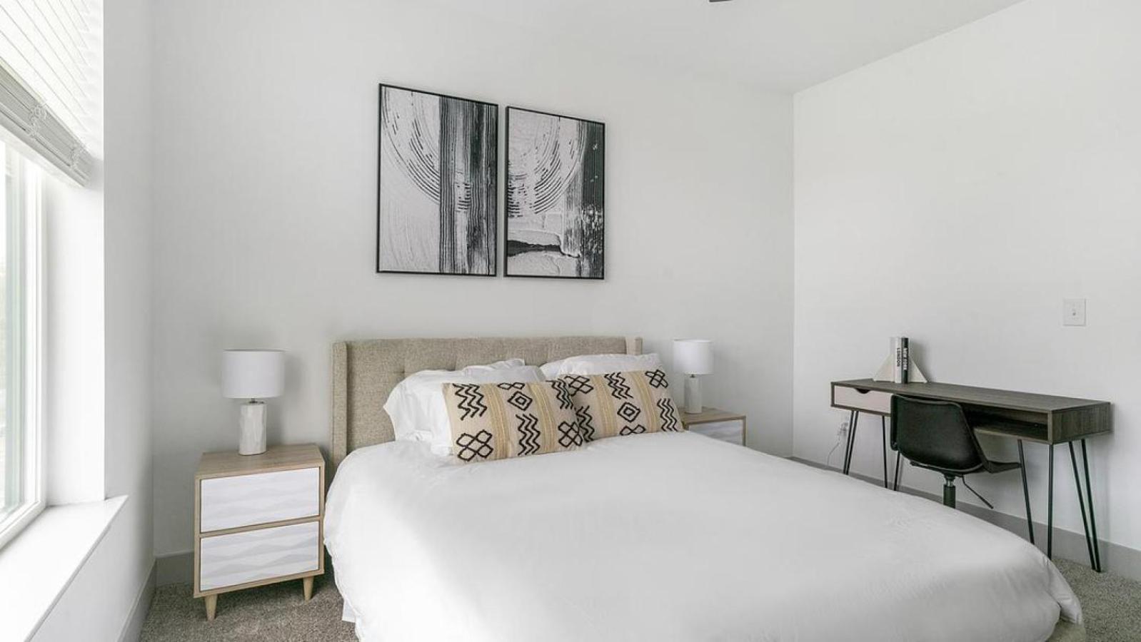 Landing Modern With Amazing Amenities Apartment