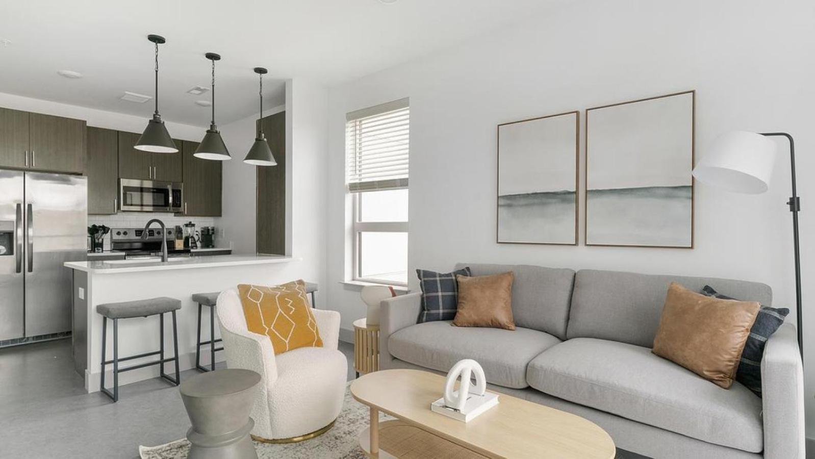 Landing Modern With Amazing Amenities Apartment