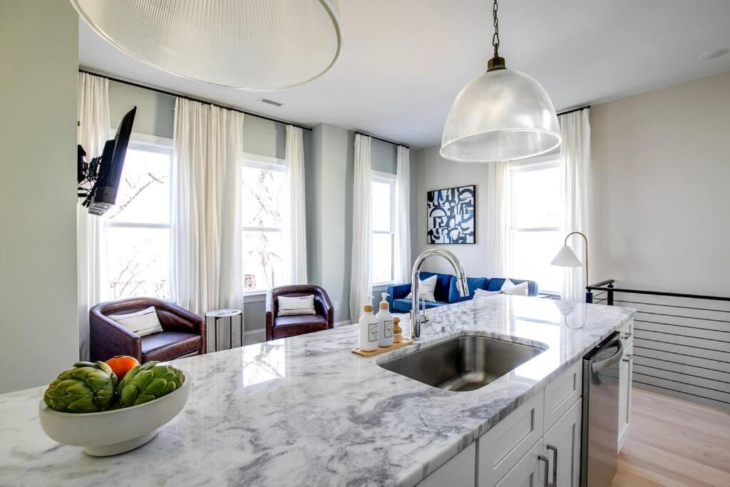 Vetro Apartment