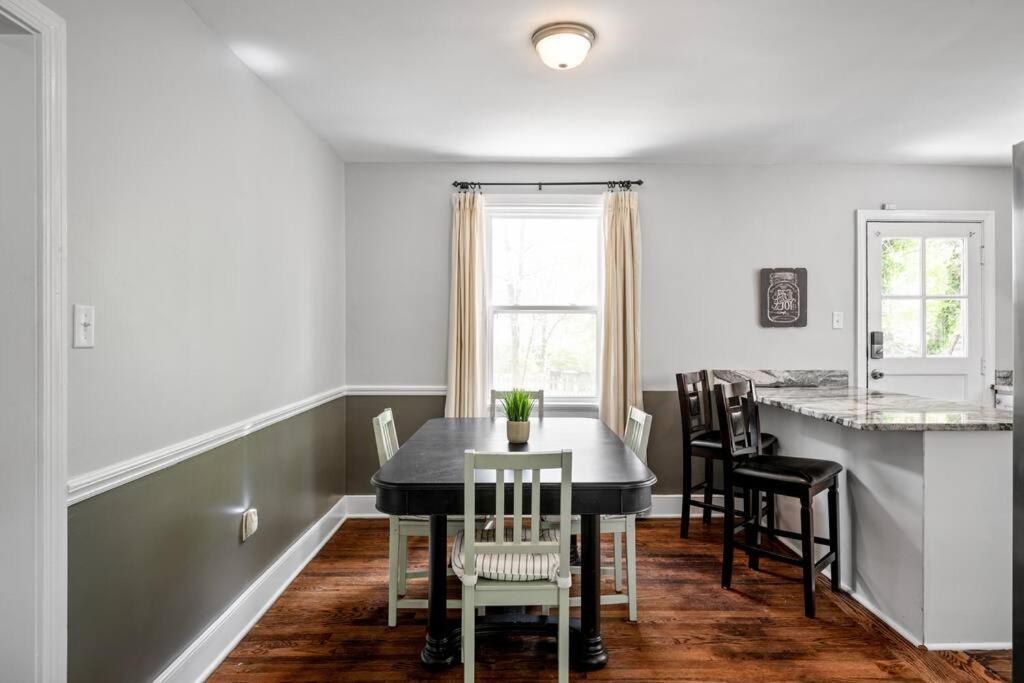 Private House + Yard Location To Rva Richmond