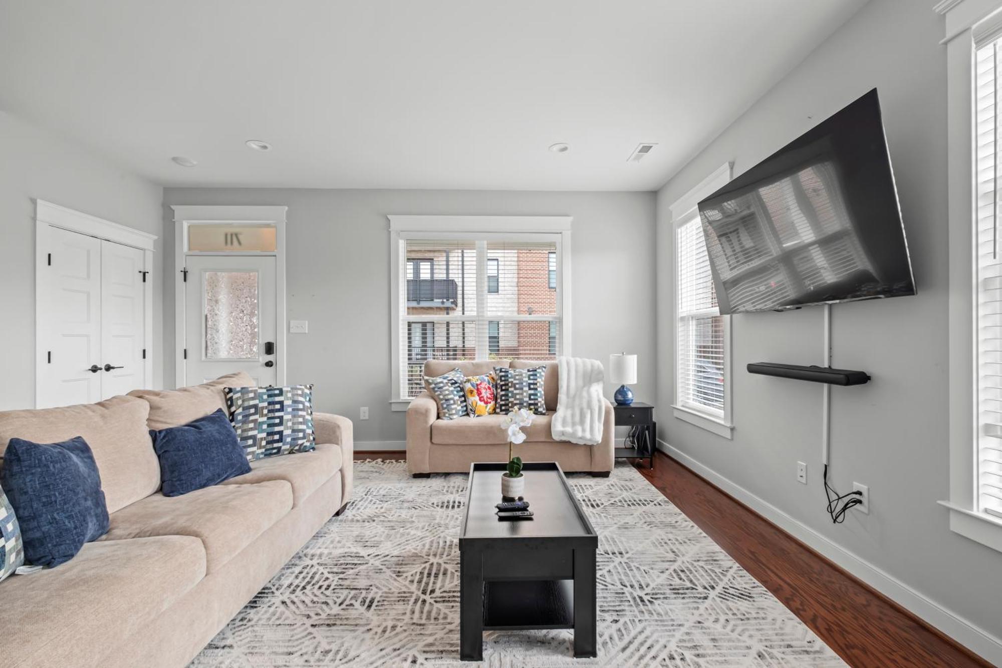 Gem, Free Parking, Quiet, Fenced,walkable *