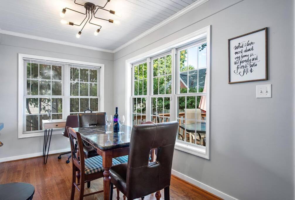 Holiday home Private, Tranquil Living In Historic Rva Awaits!