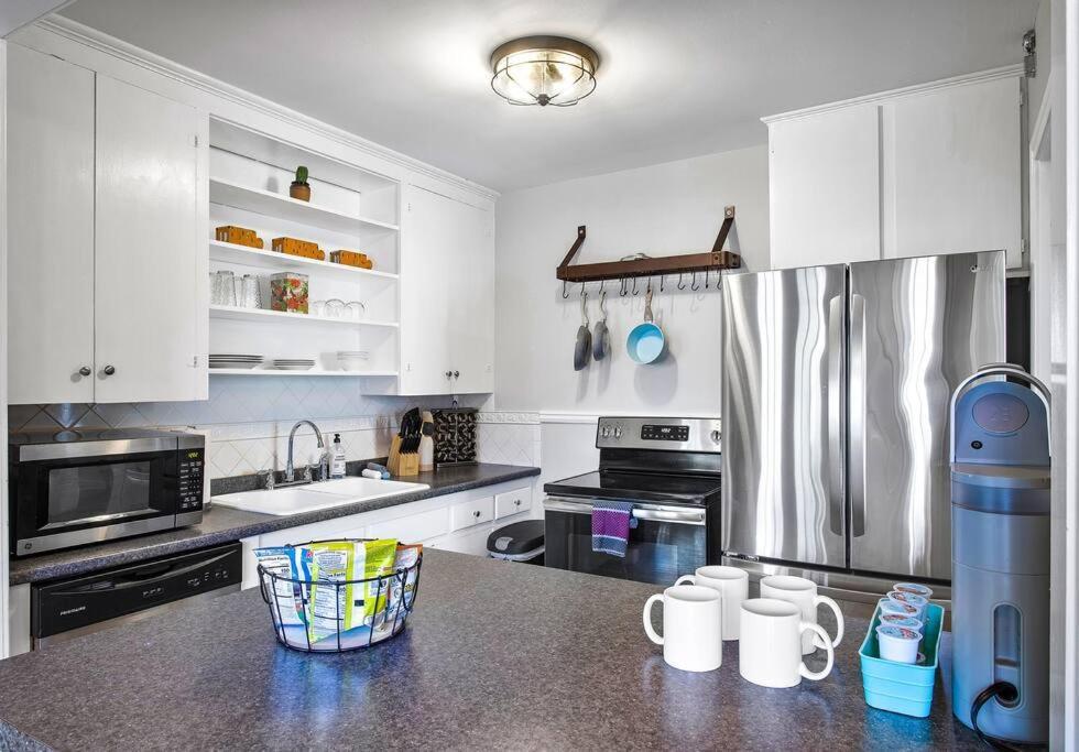 Private, Tranquil Living In Historic Rva Awaits! Holiday home