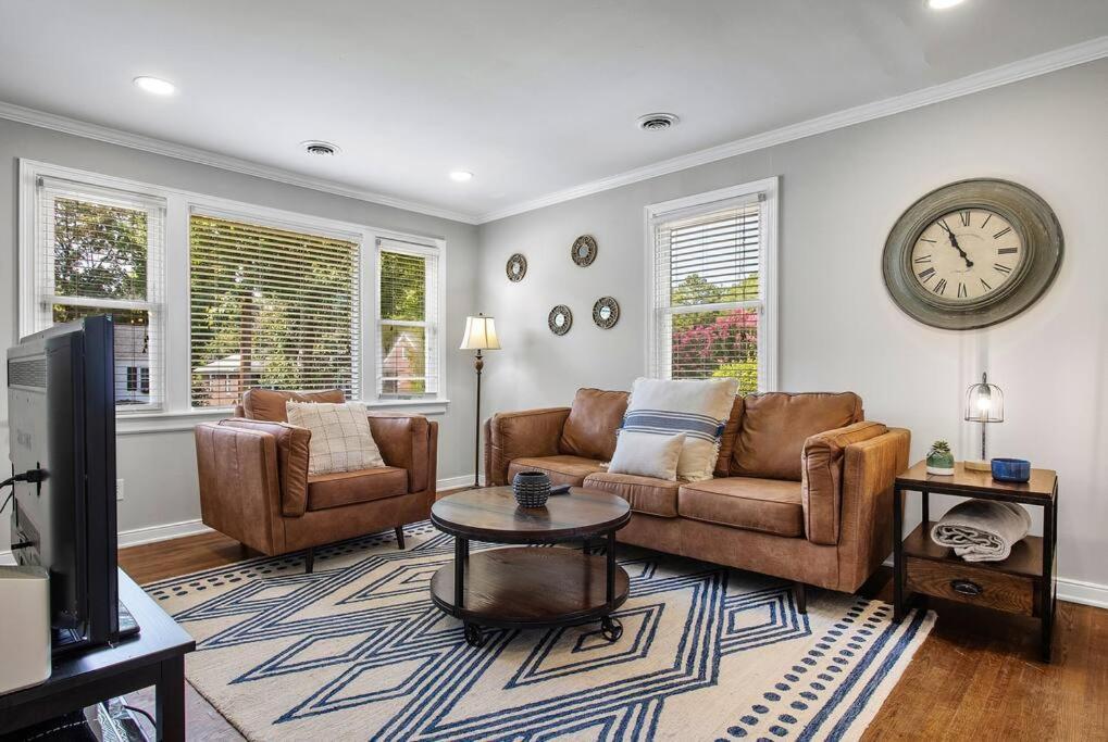 Private, Tranquil Living In Historic Rva Awaits!
