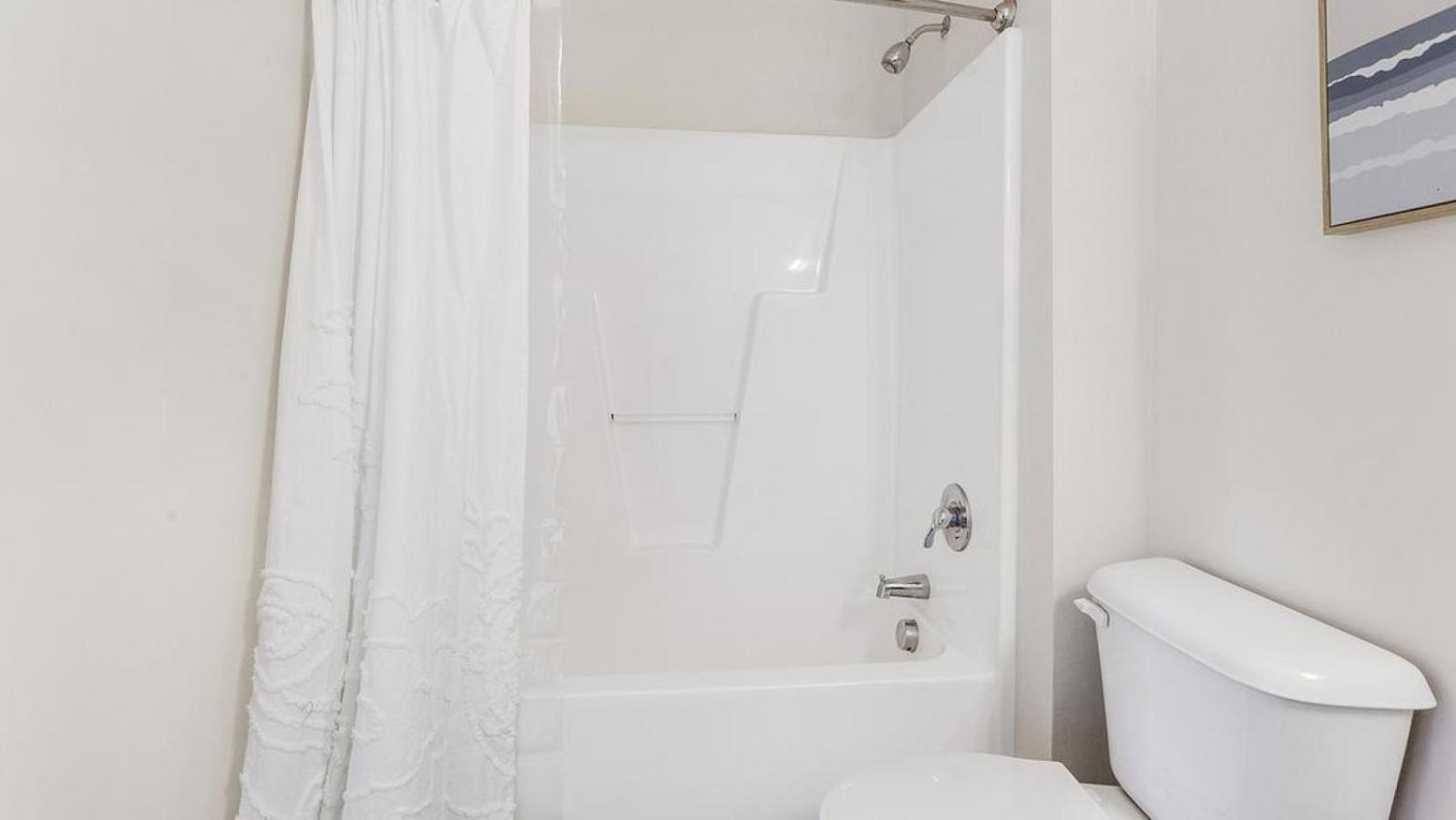Landing At The Spectrum - 1 Bedroom In Chamberlayne Industrial Center Apartment