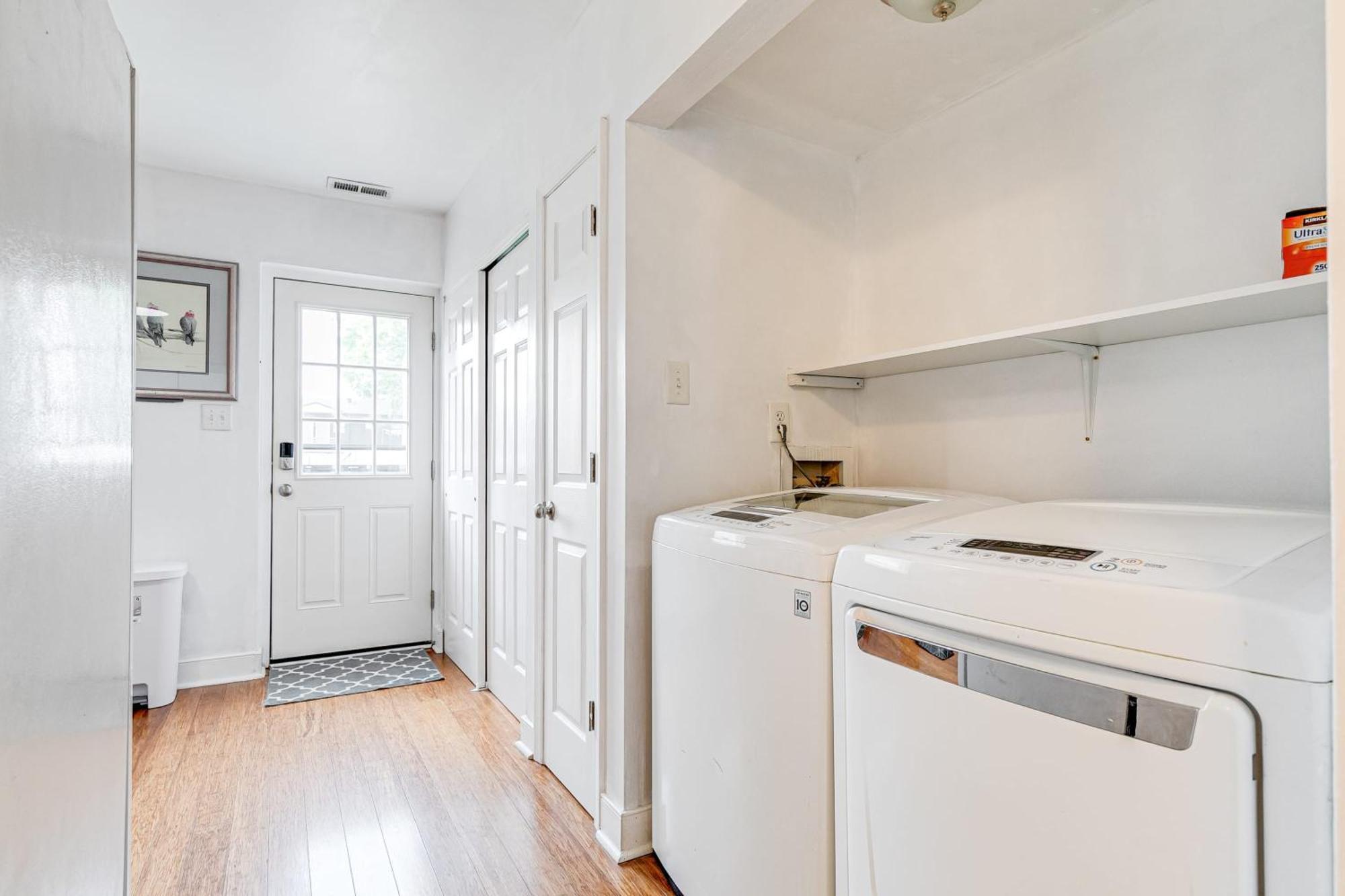 Grand Carytown Family 6br Free Parking Holiday home