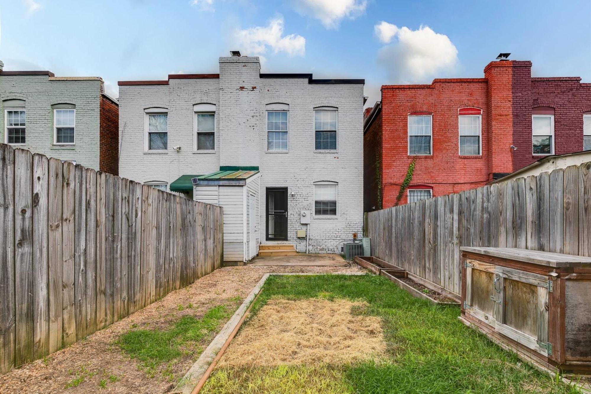 Grand Carytown Family 6br Free Parking Holiday home *
