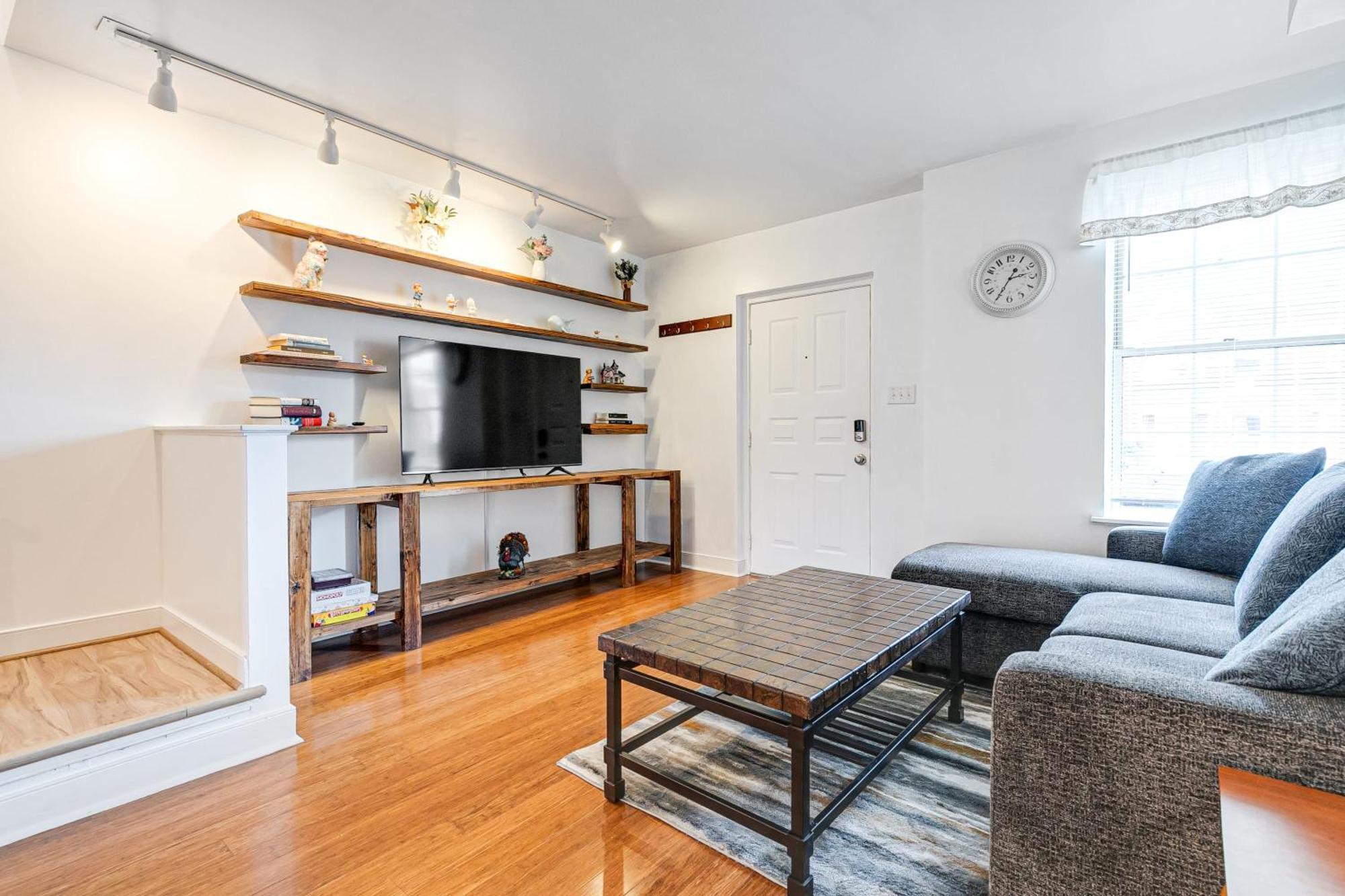 Grand Carytown Family 6br Free Parking *