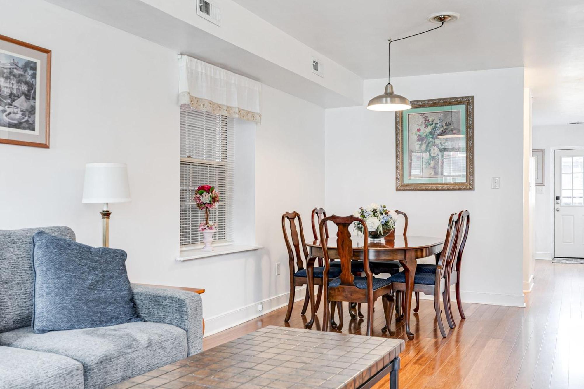 Grand Carytown Family 6br Free Parking