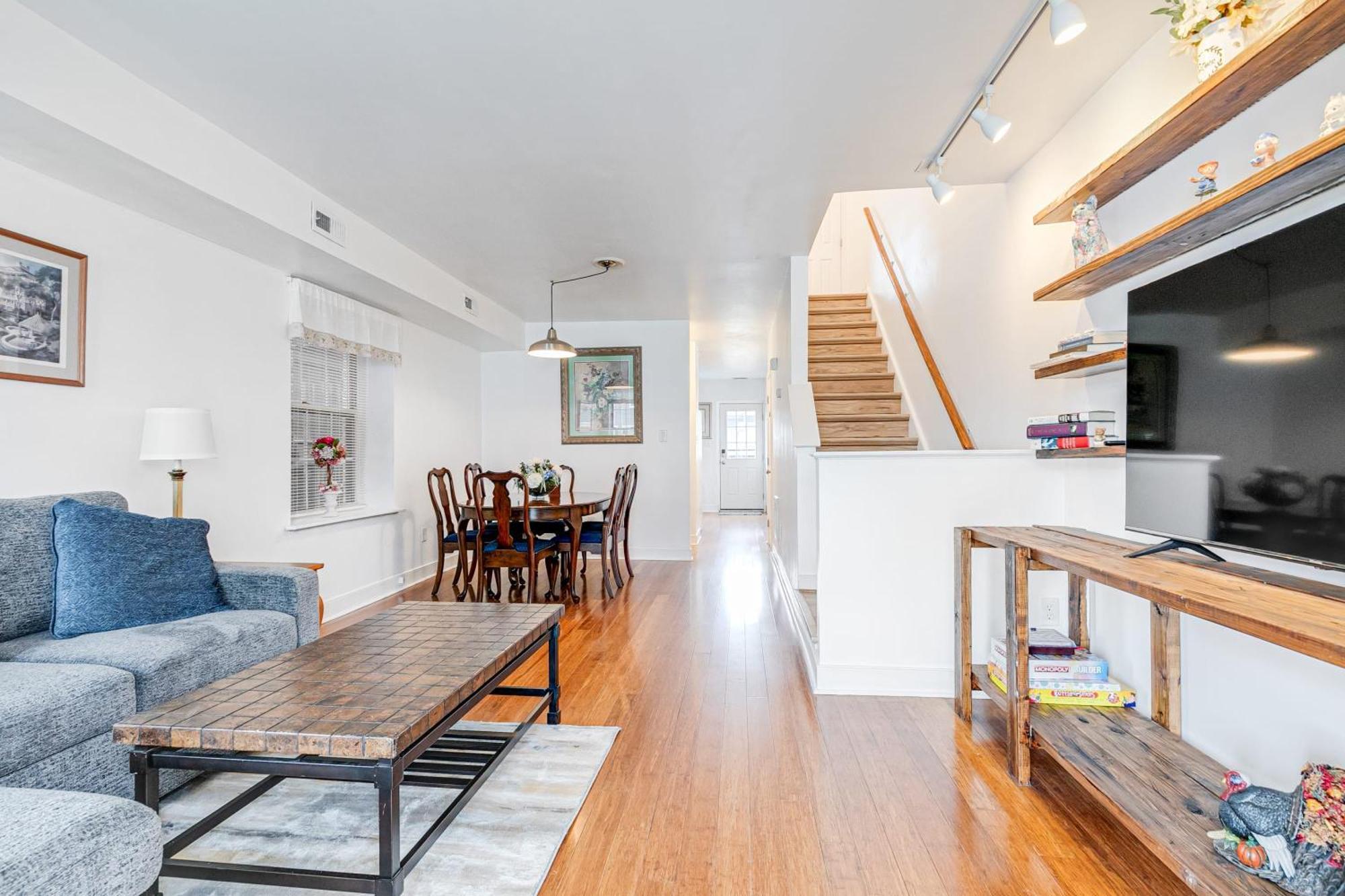 Grand Carytown Family 6br Free Parking Holiday home