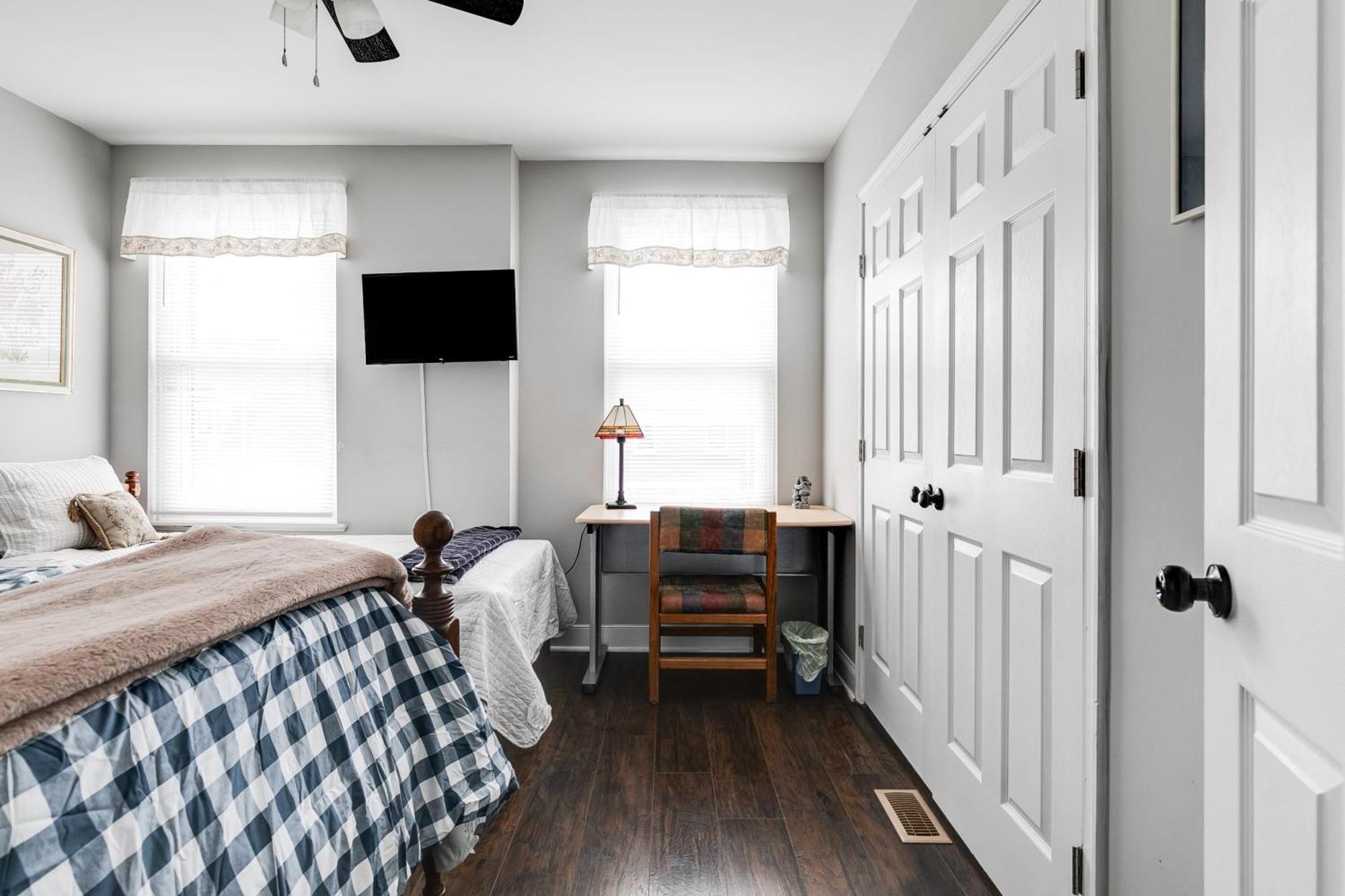 Grand Carytown Family 6br Free Parking *