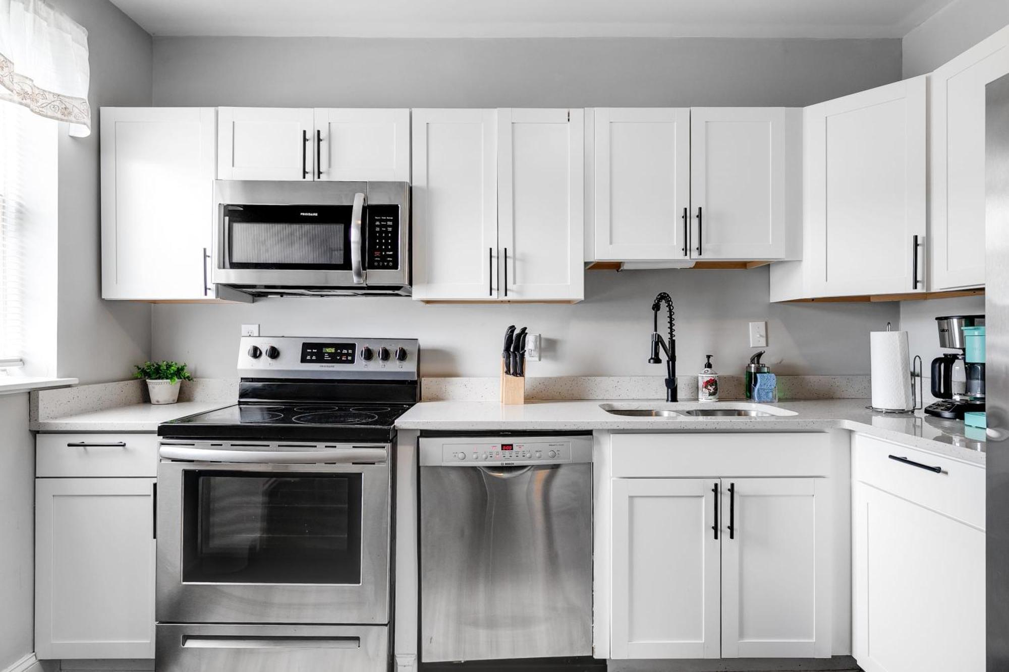 Grand Carytown Family 6br Free Parking Holiday home *