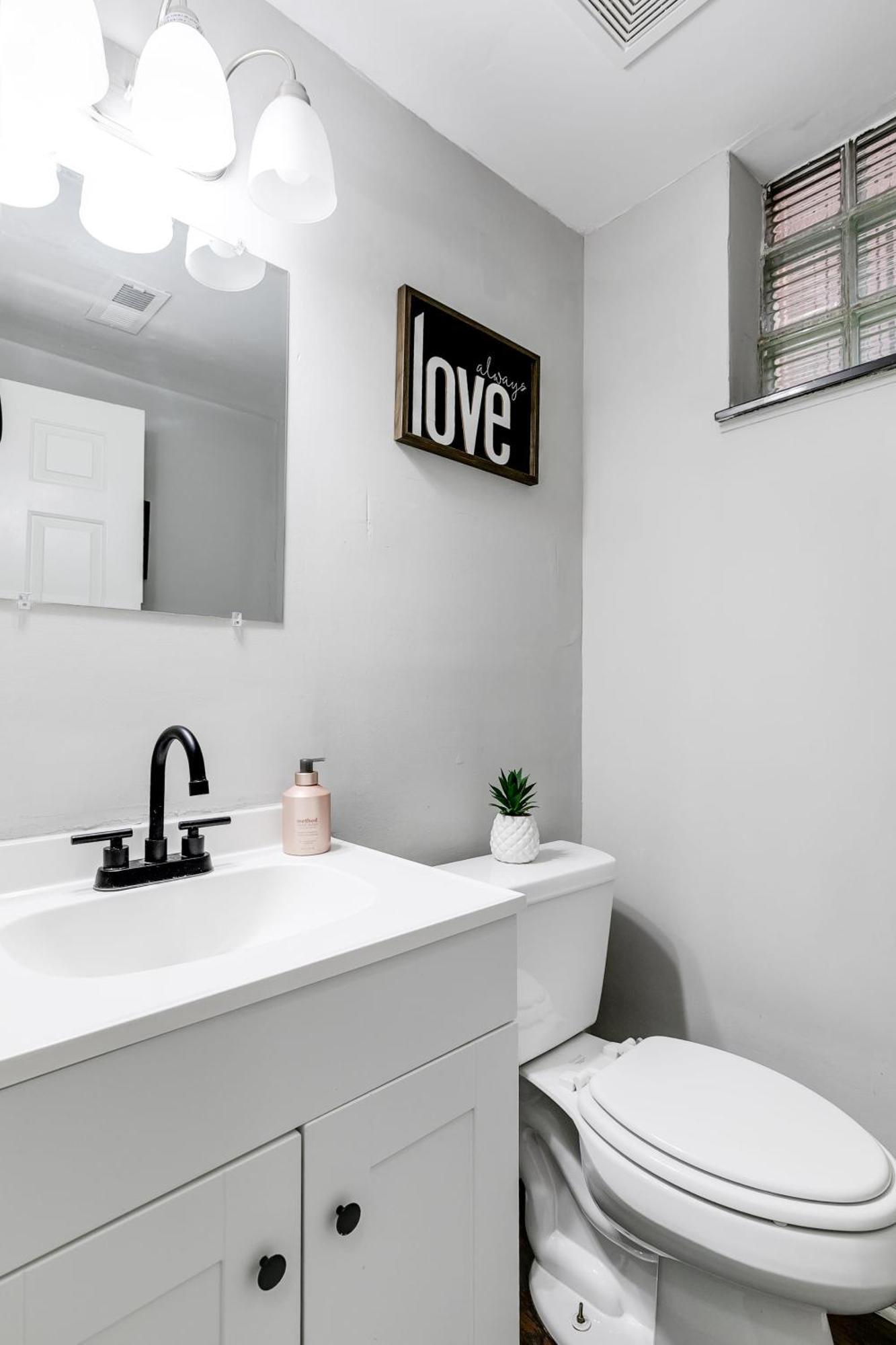 Grand Carytown Family 6br Free Parking Holiday home Richmond