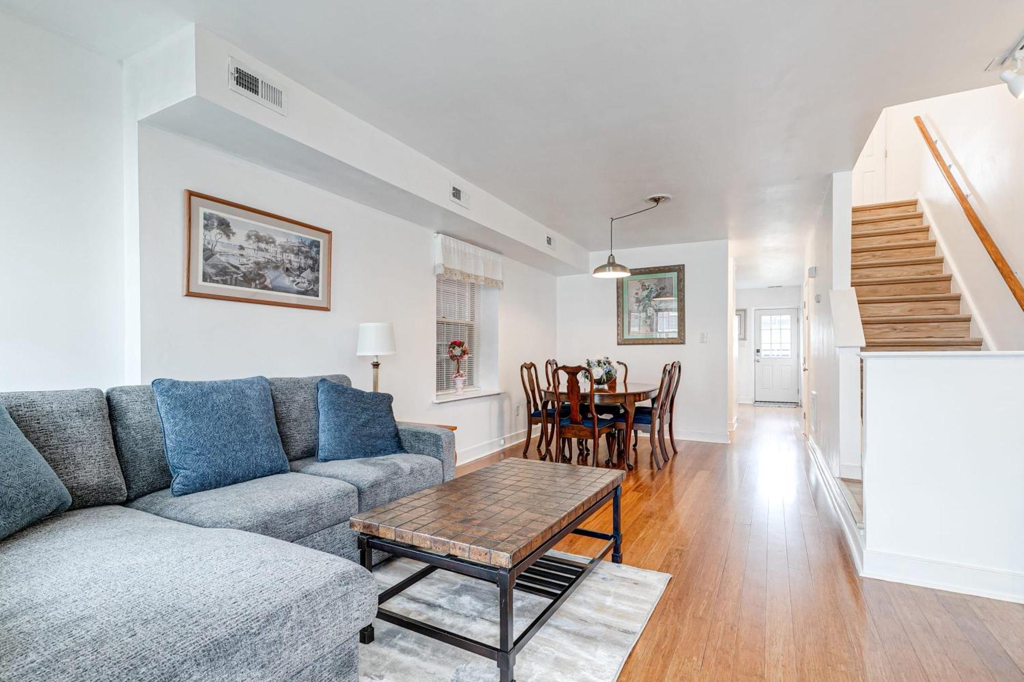Grand Carytown Family 6br Free Parking Holiday home