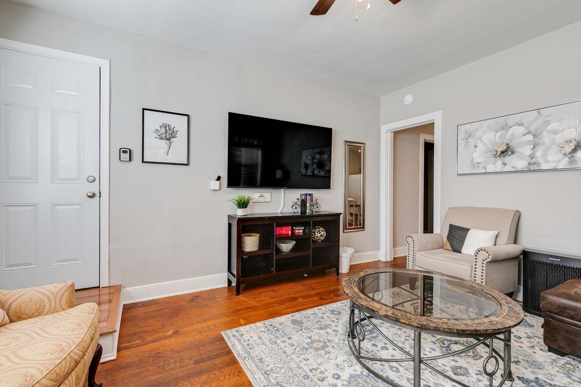 2b Gem In Scott's Addition Fire-pit Fully Fenced * Richmond