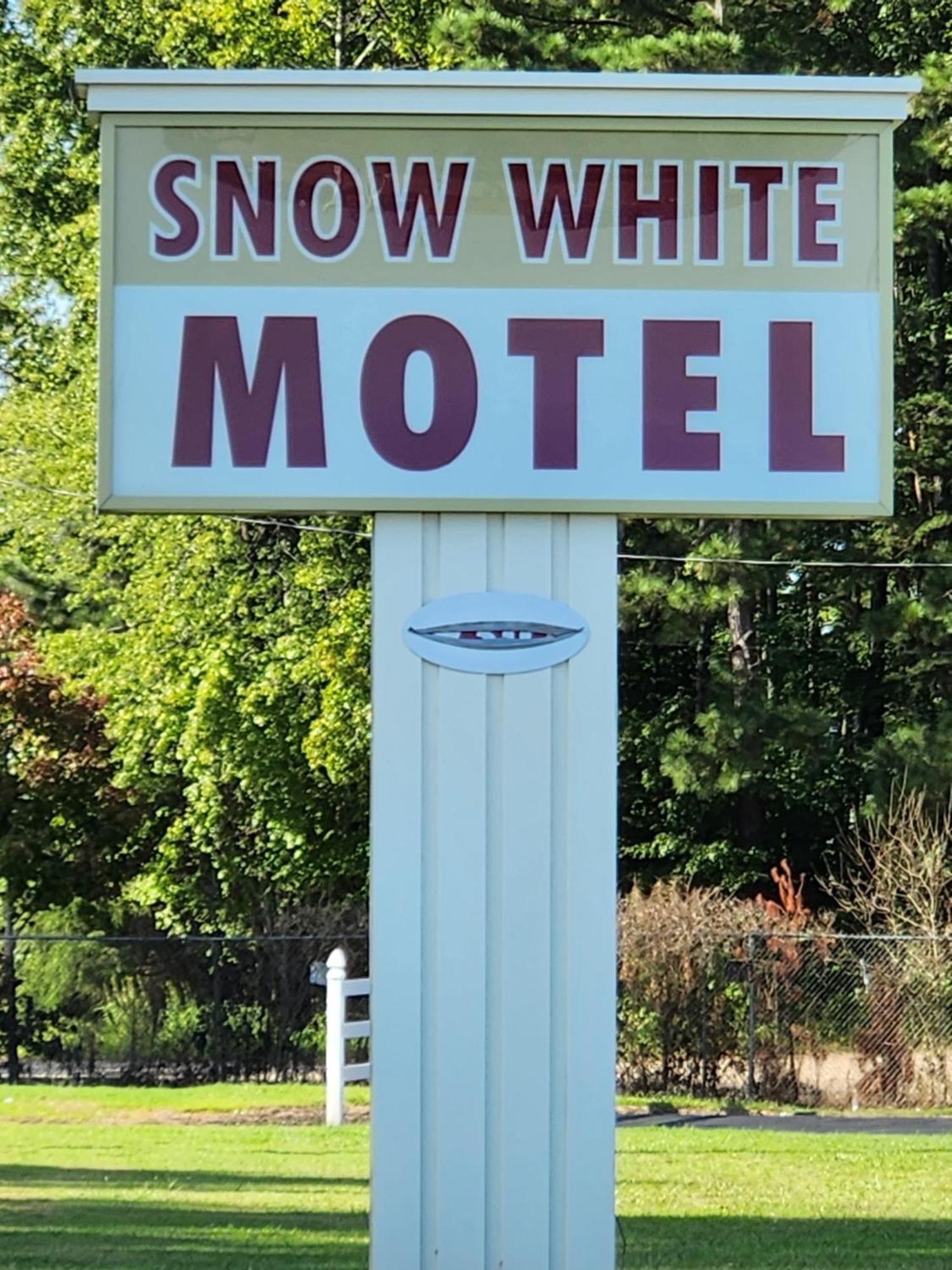 Snow White - South * Richmond