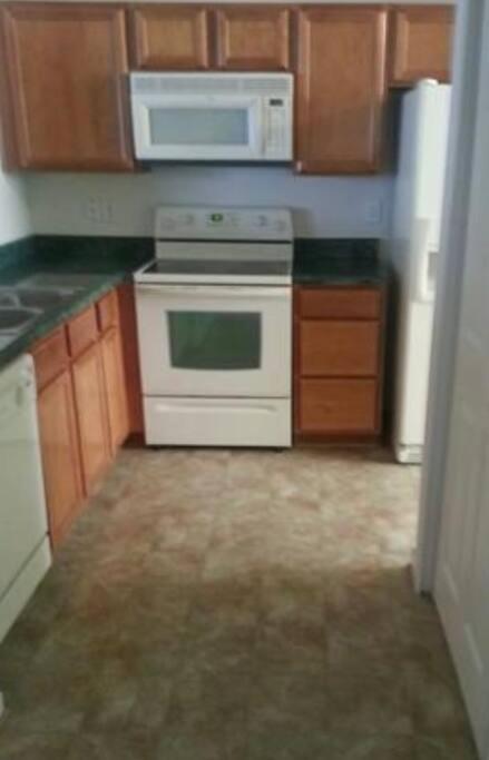 Spacious 3-bedroom Townhouse With 2 1/2 Baths. * Richmond