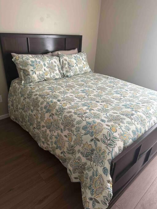 Spacious 3-bedroom Townhouse With 2 1/2 Baths. Apartment