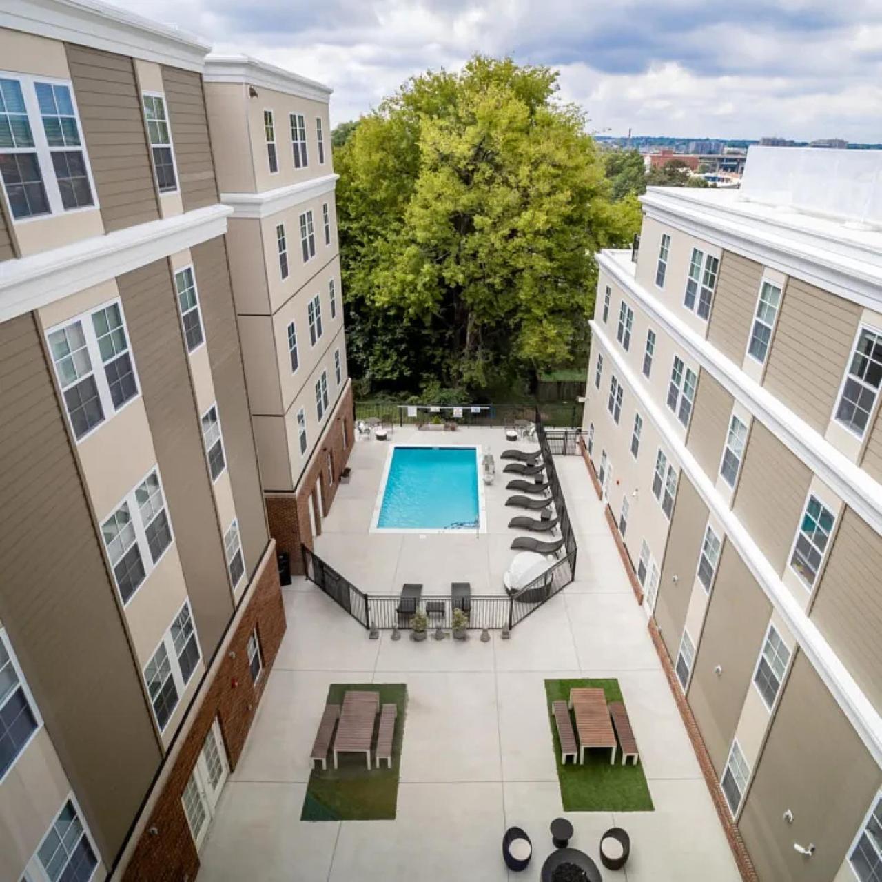 Landing At Vida East - 1 Bedroom In Church Hill Apartment