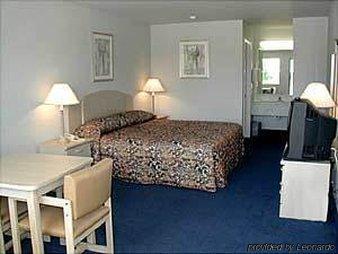 Executive And Suites 2*