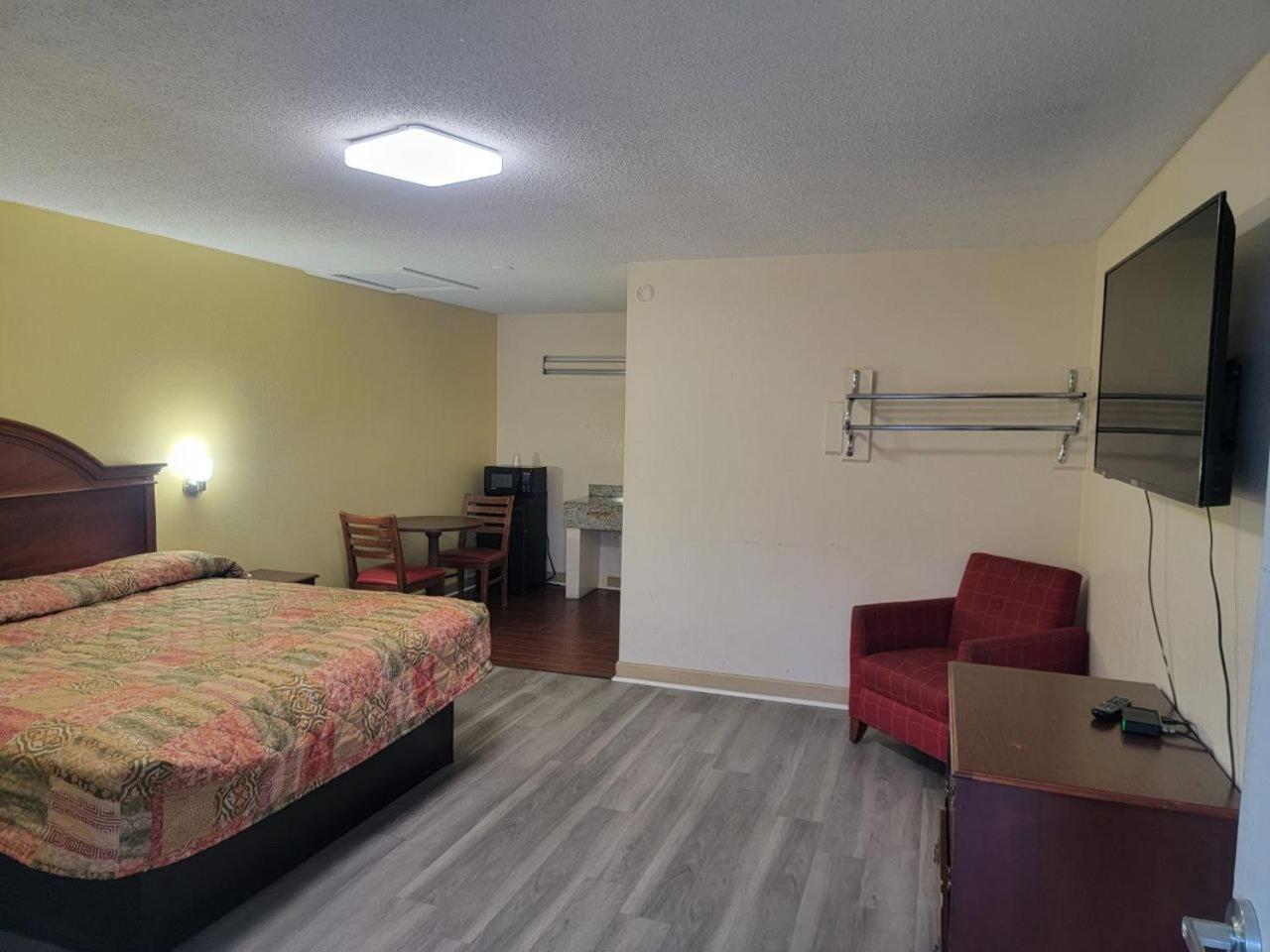 Snow White - South Motel *