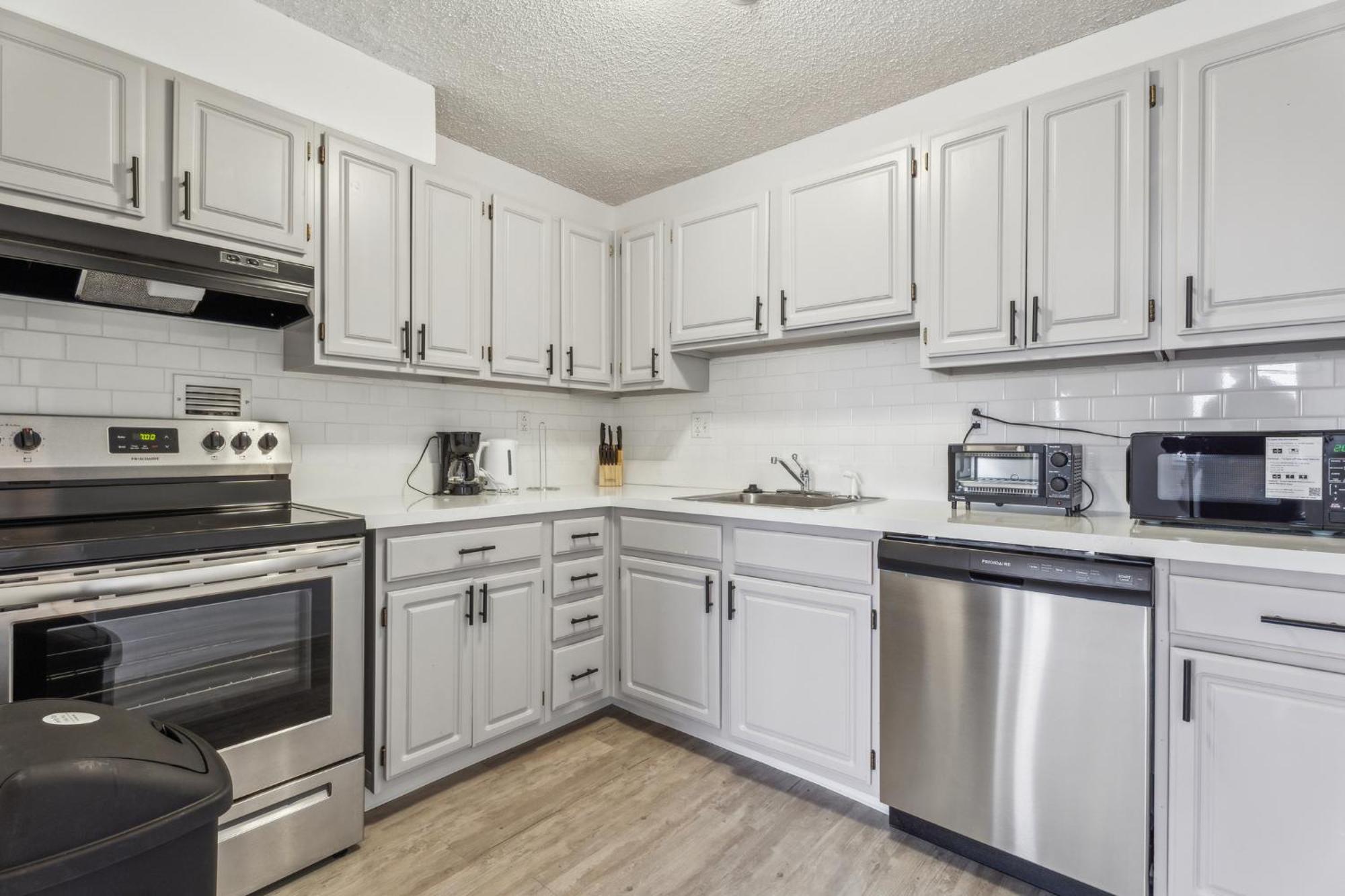 Legacy At Imperial Village 807 I 2 Bed 2 Bath Apartment