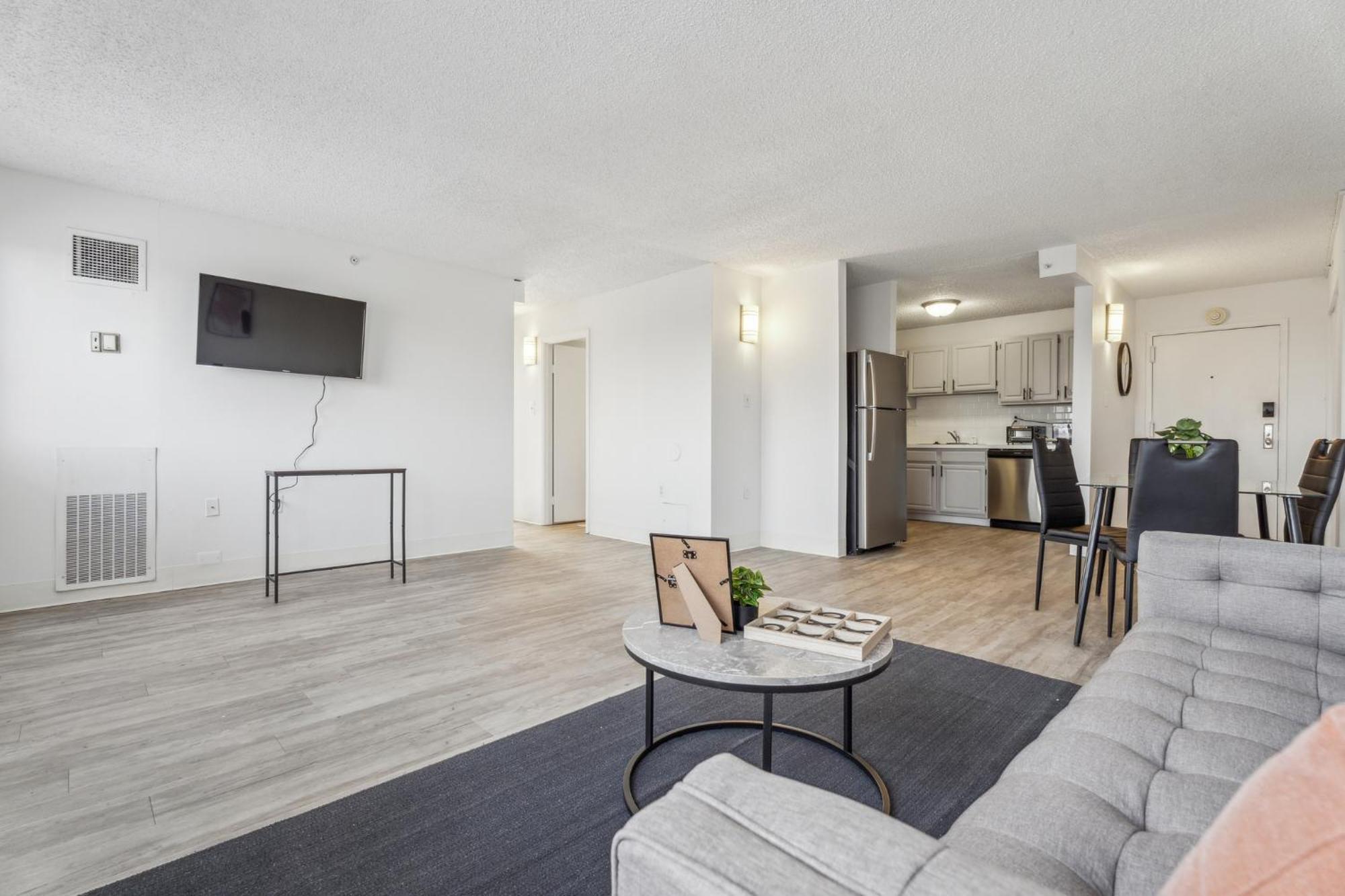 Legacy At Imperial Village 807 I 2 Bed 2 Bath *
