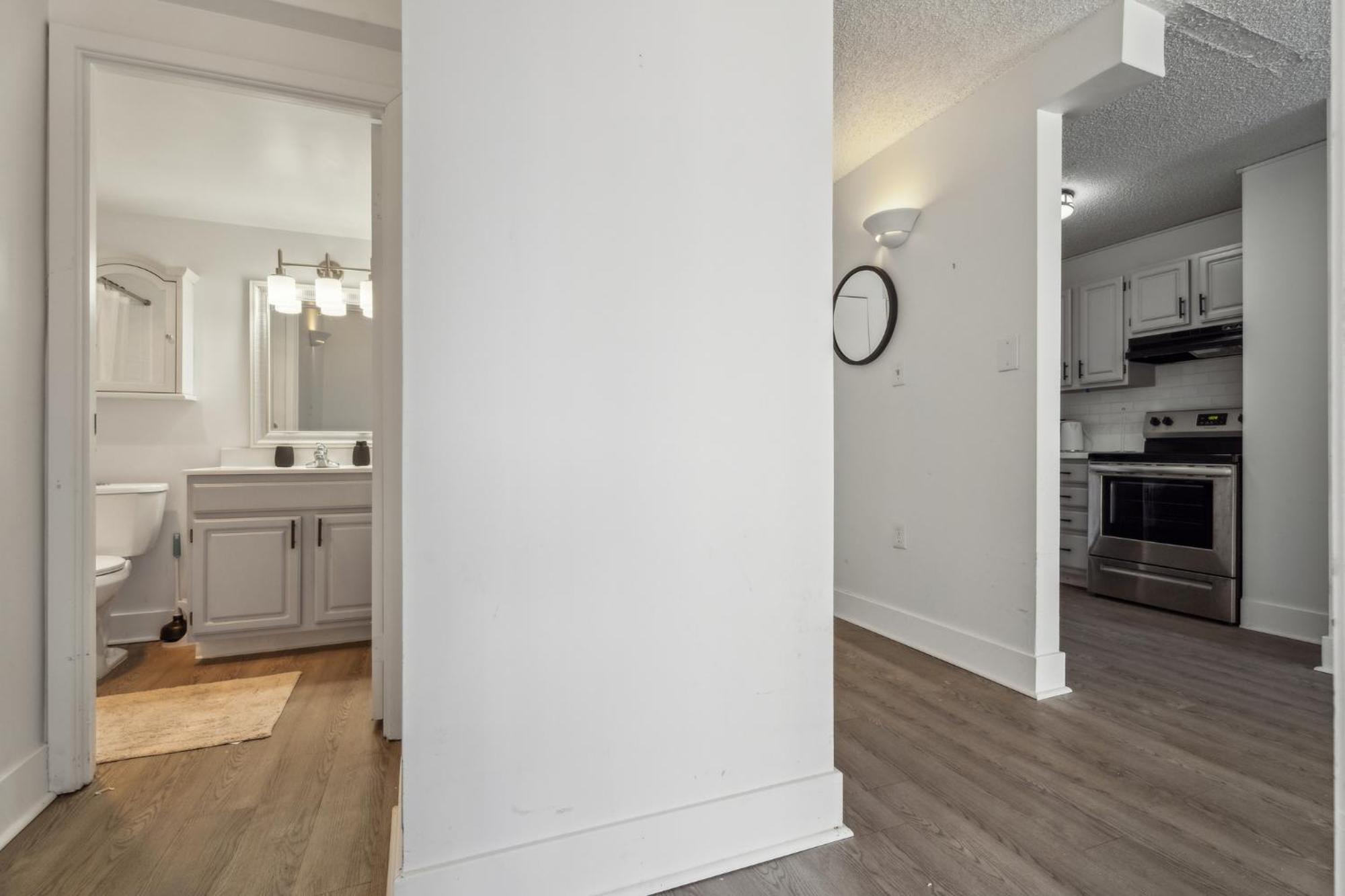 Legacy At Imperial Village 1109 I 1 Bed 1 Bath Apartment