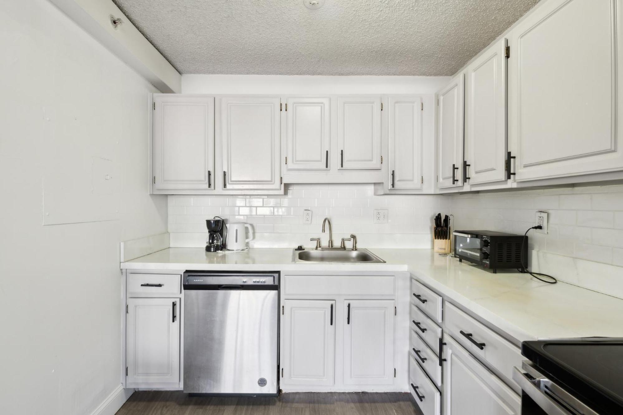 Legacy At Imperial Village 201 I 2 Bed 2 Bath * Richmond