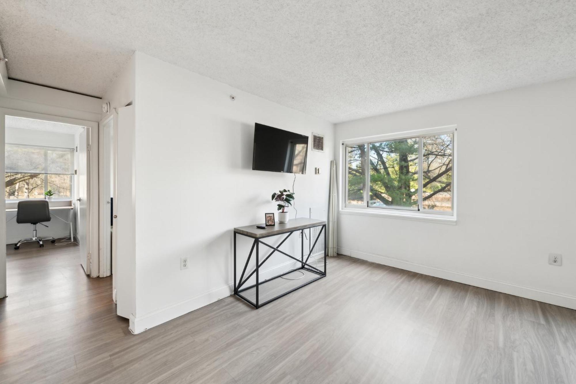 Apartment Legacy At Imperial Village 201 I 2 Bed 2 Bath *