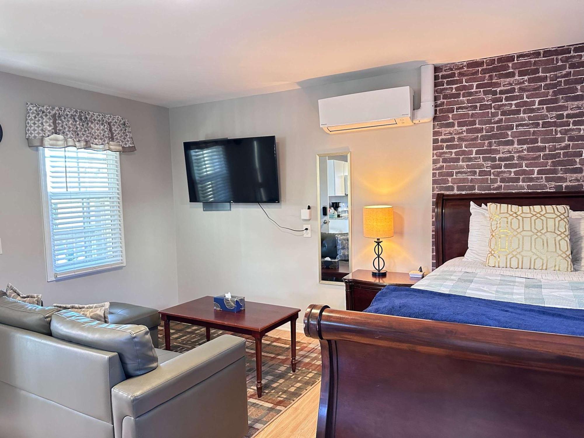 E3 Centrally Located In Carytown Fully Fenced Holiday home *