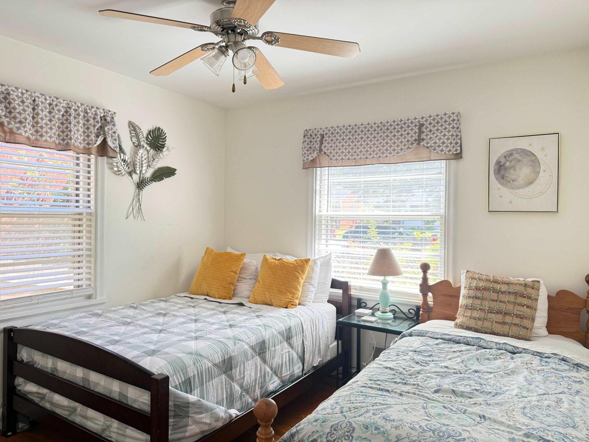 Rf Location W Fenced Backyard Fire-pit Holiday home Richmond