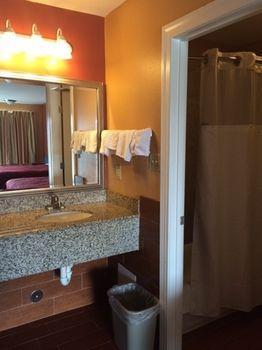 Motel Deluxe 3*
