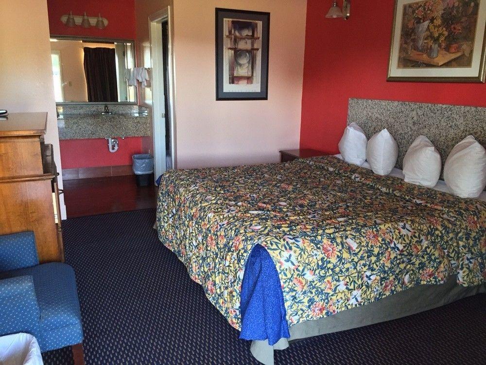 Deluxe Richmond