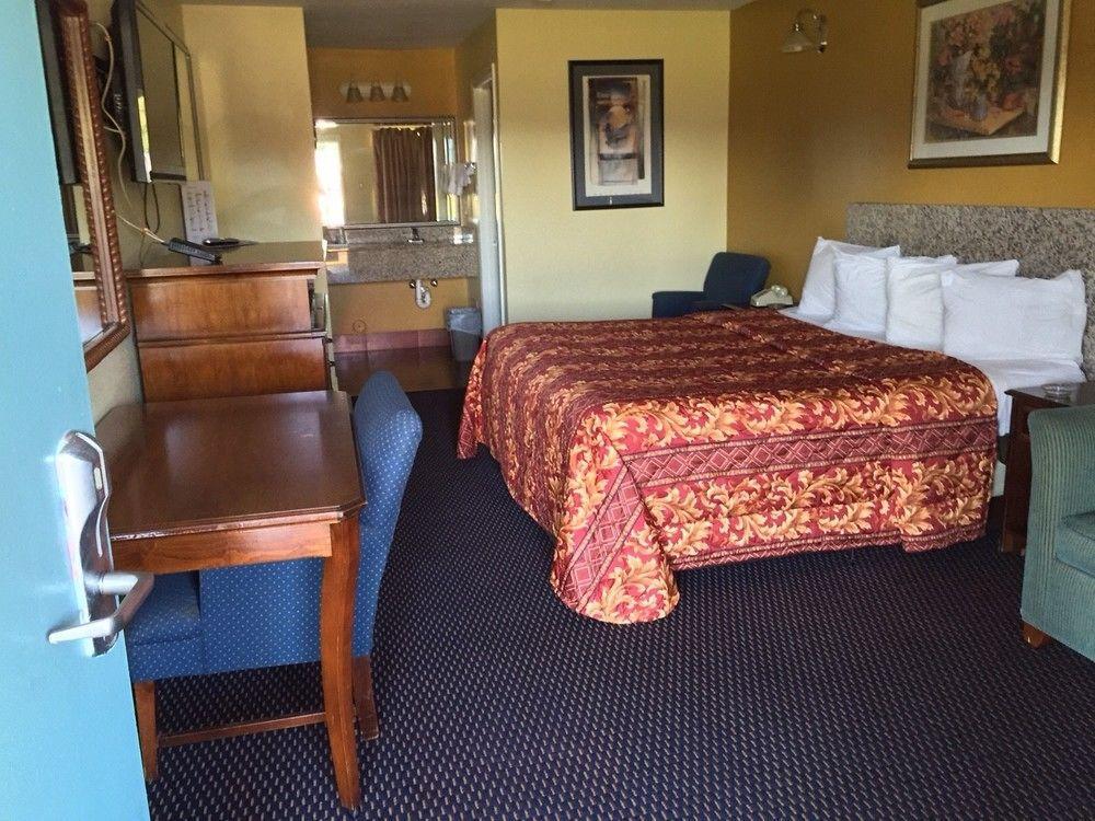 Motel Deluxe 3*