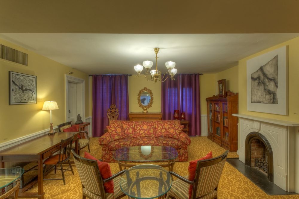 Inn Linden Row