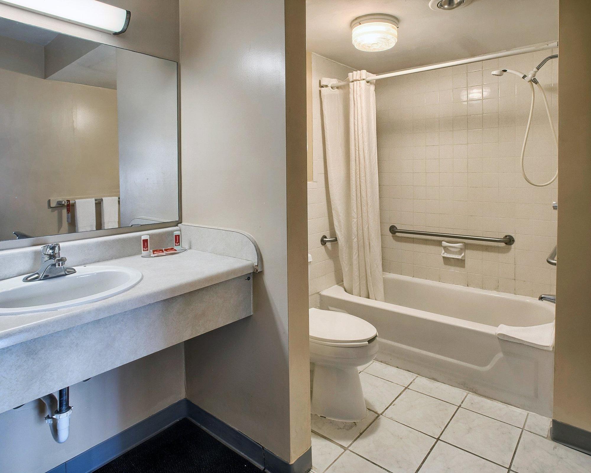 Inn Rodeway South 2*