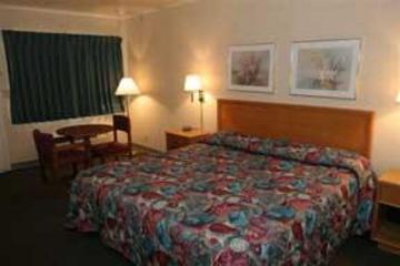 Hotel Econo Airport 2*