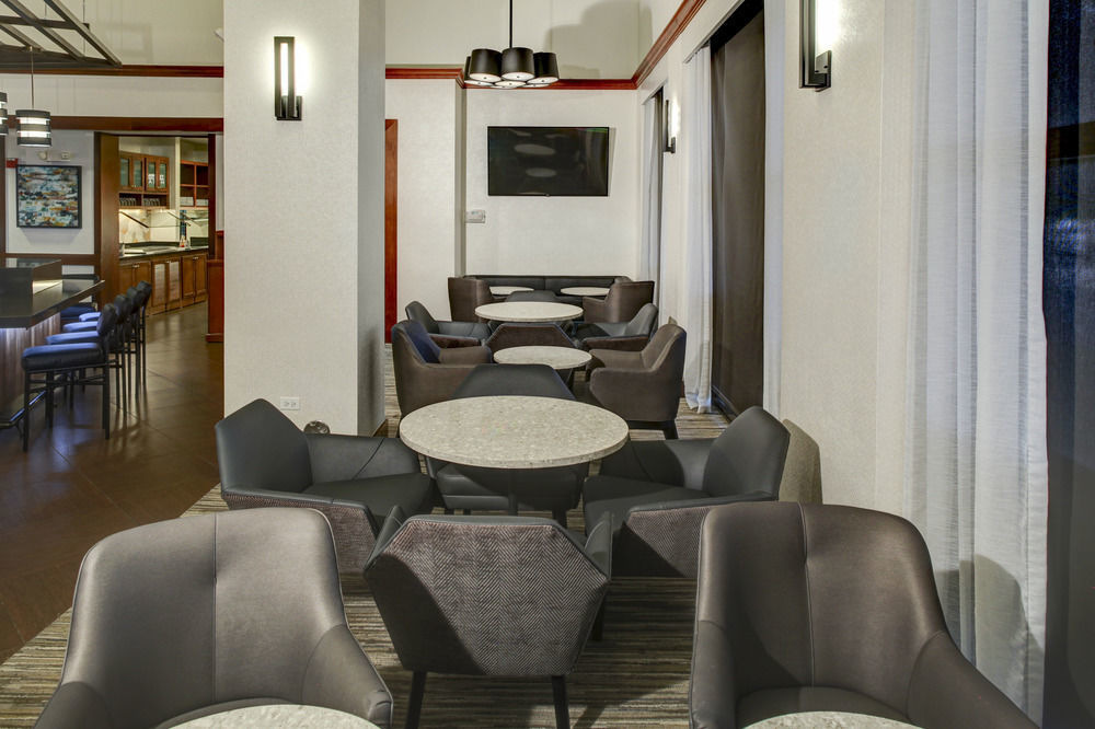 Hotel Hyatt Place Arboretum 3*