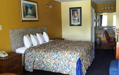 Deluxe Motel