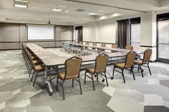 Hotel Hyatt Place Arboretum 3*