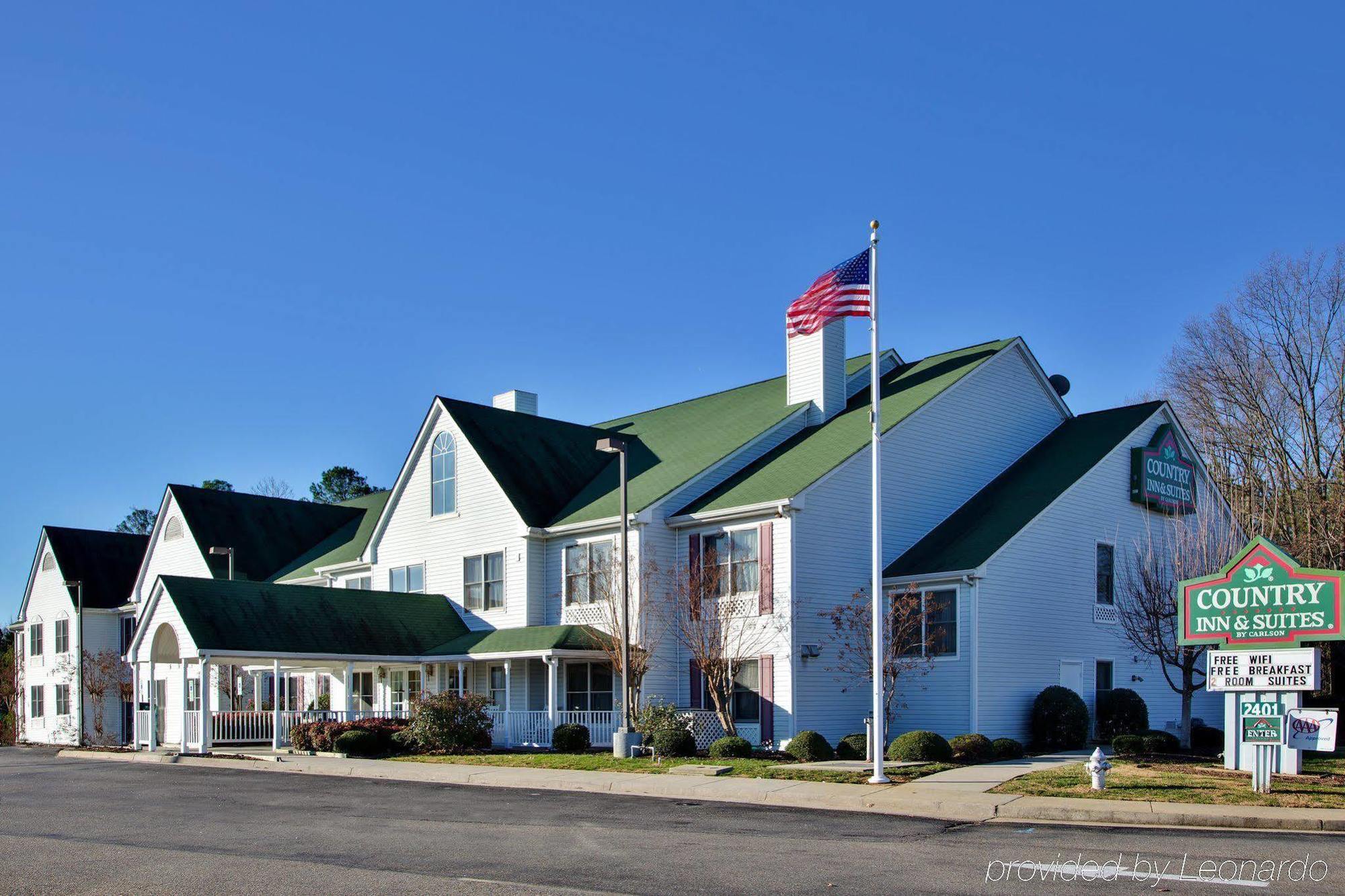Hotel Country & By Radisson, I-95 South, Va 3*