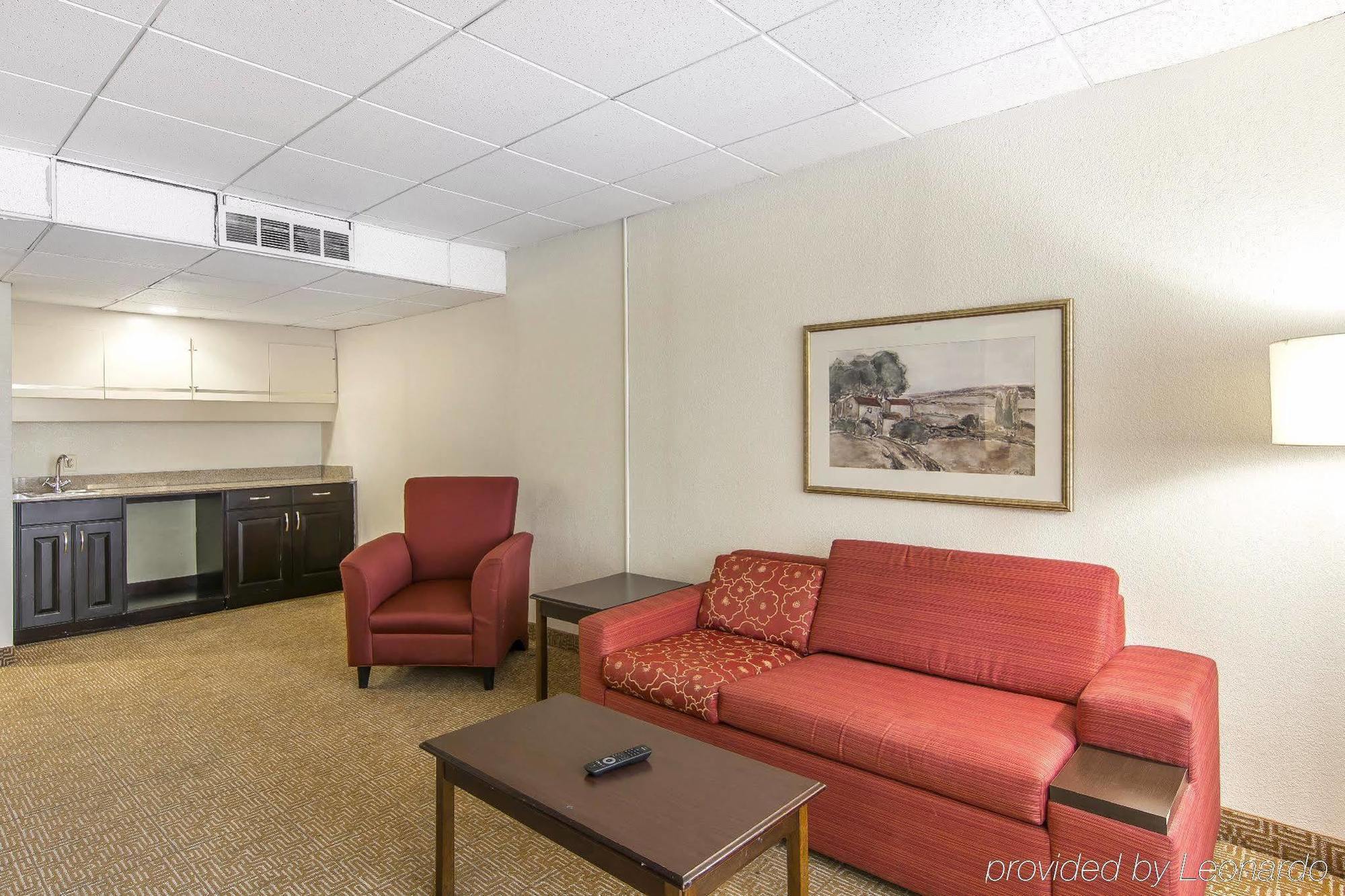 Hotel Quality And Conference Center