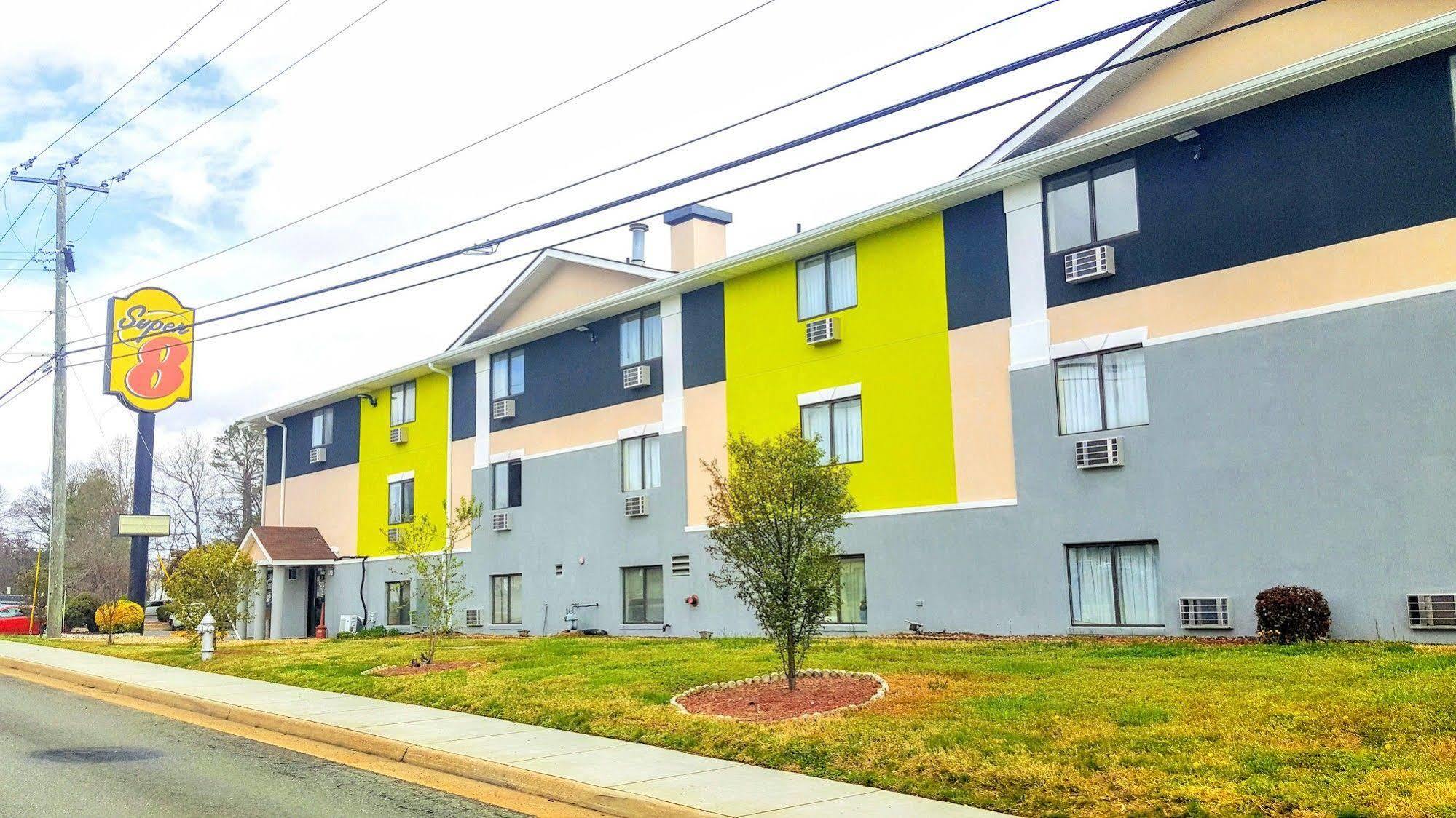 Super 8 By Wyndham Richmond/broad Street Motel Richmond