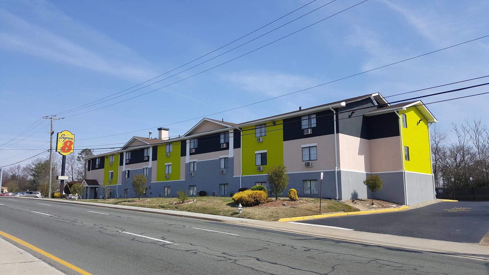 Super 8 By Wyndham Richmond/broad Street 3* Richmond