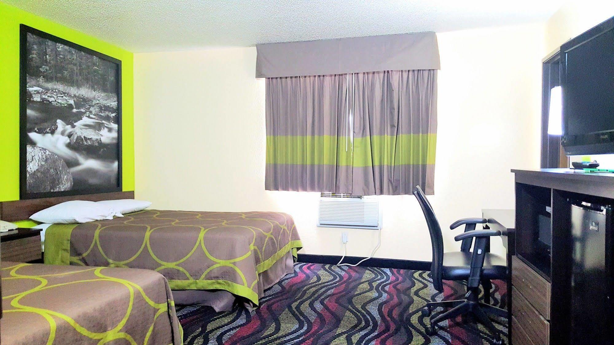 Motel Super 8 By Wyndham Richmond/broad Street